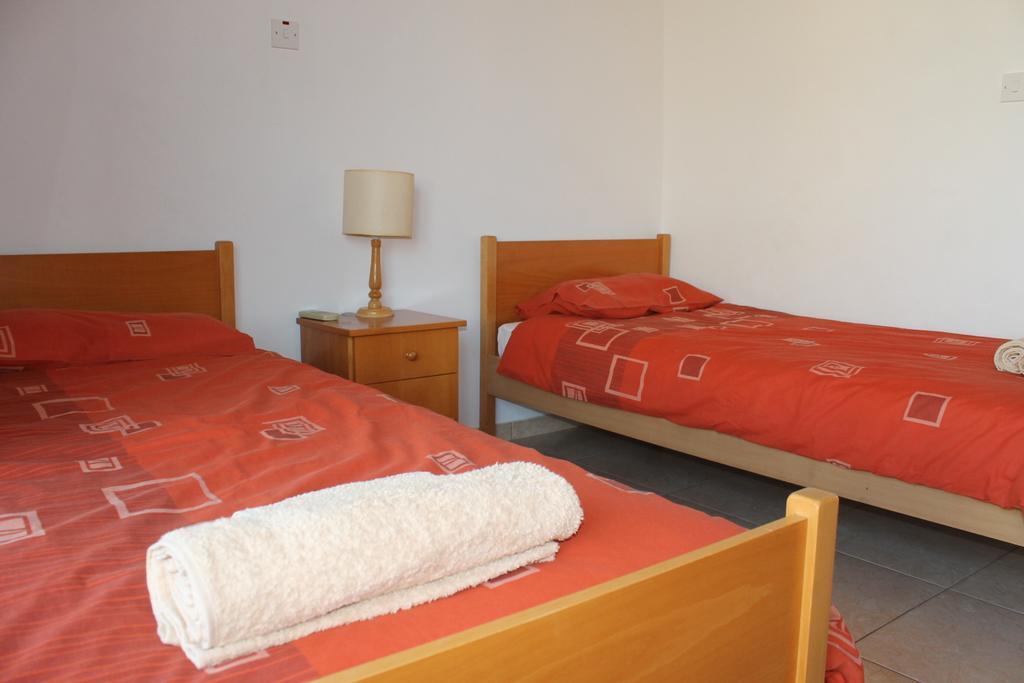 Diana Townhouse 2 Lägenhet Paphos Rum bild