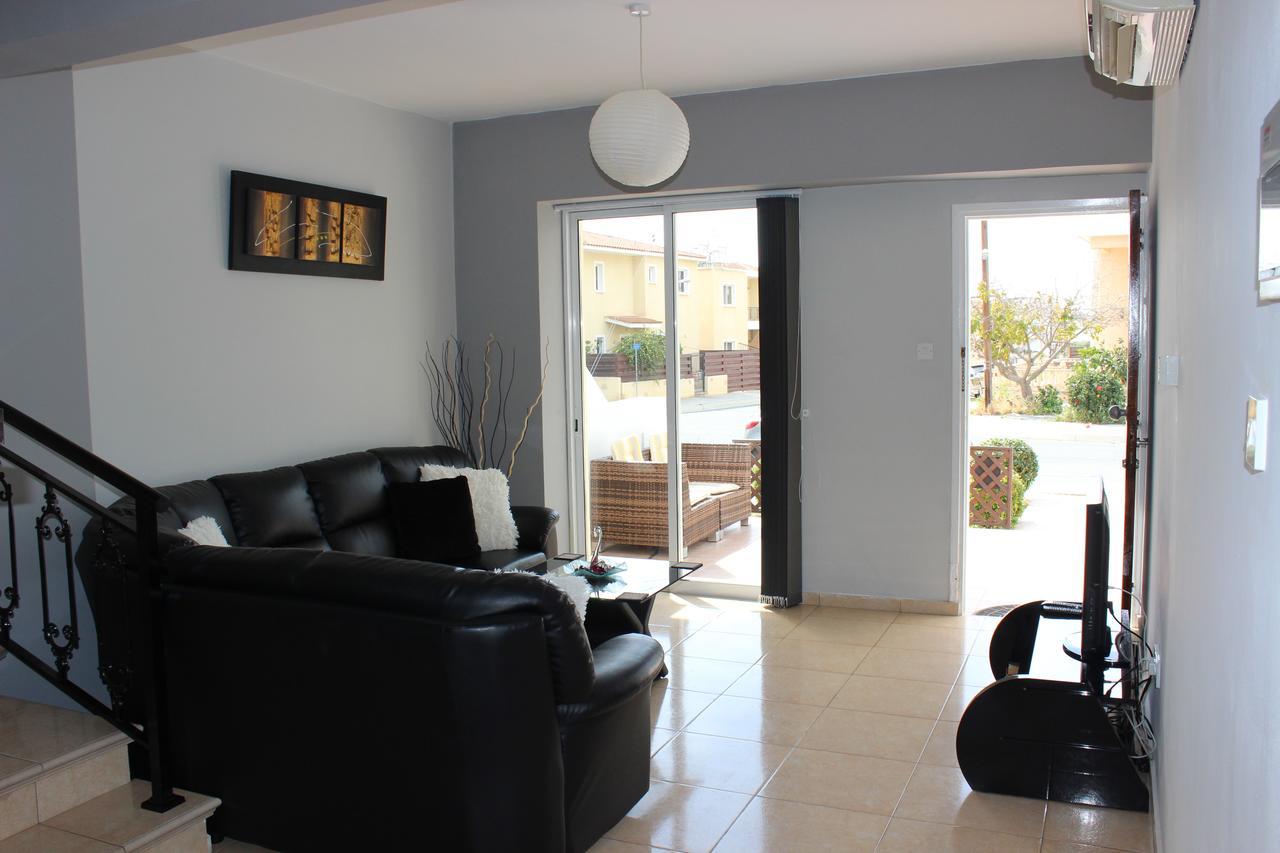 Diana Townhouse 2 Lägenhet Paphos Exteriör bild